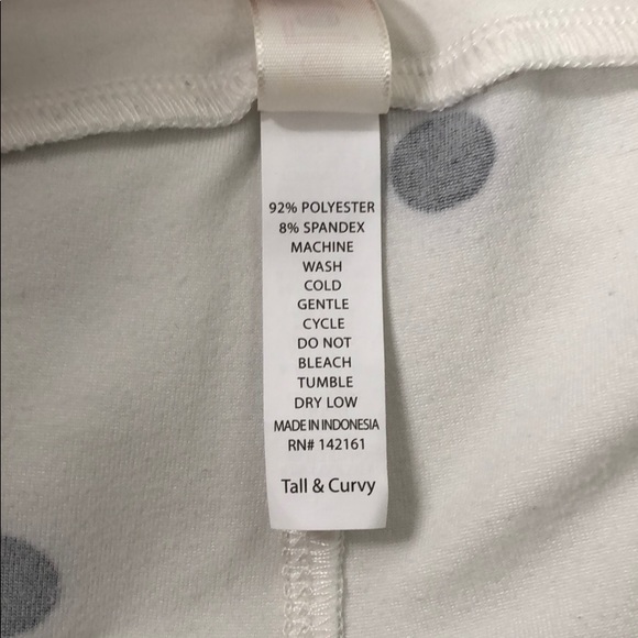 LulaRoe Tall & Curvy Polkadot leggings - Picture 3 of 3